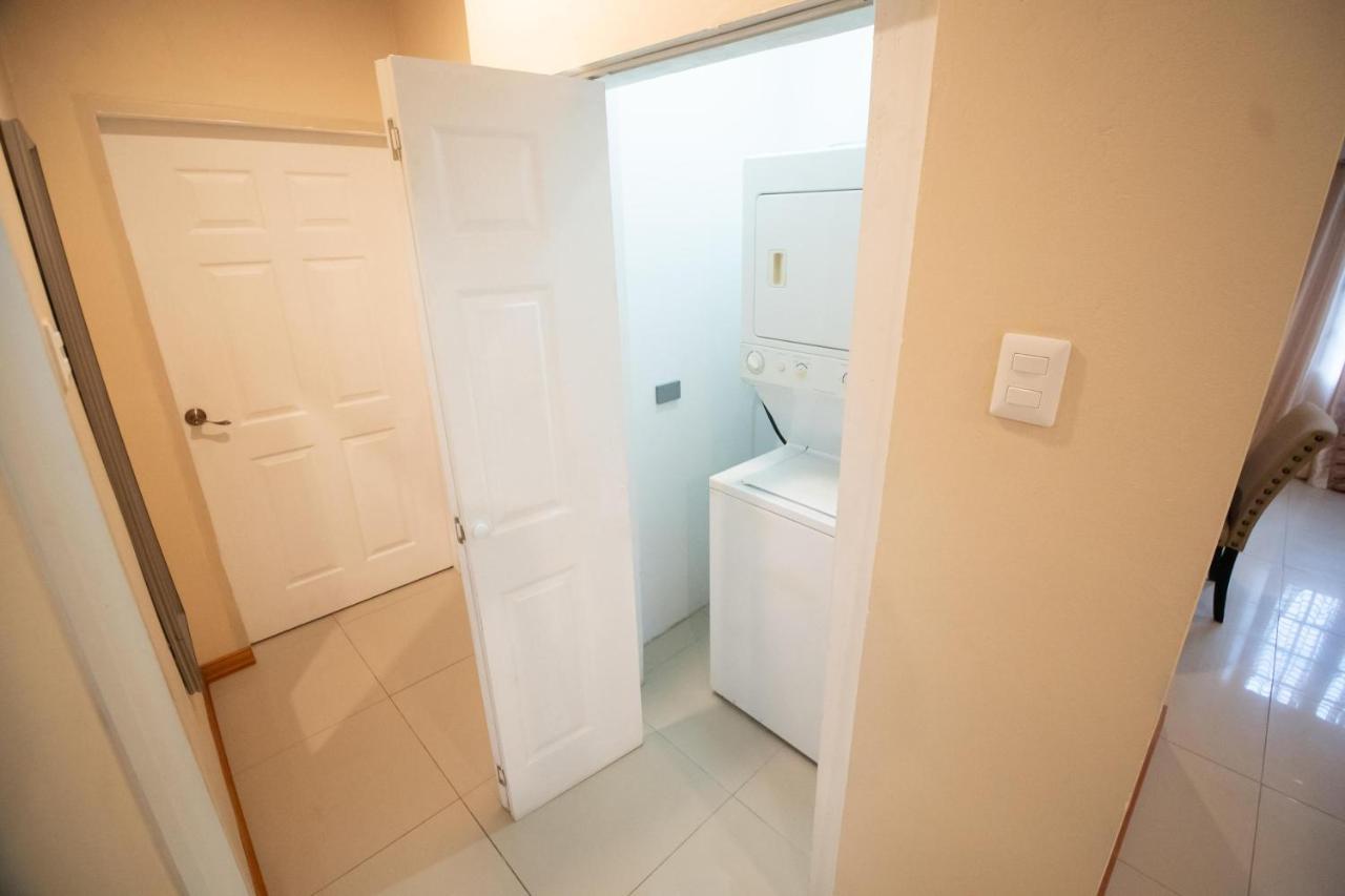 Stacys Place #1 2 Bedroom Apartment Port of Spain Ngoại thất bức ảnh